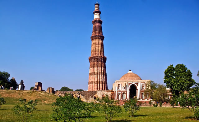 old and new delhi sightseeing tour by private car with guide